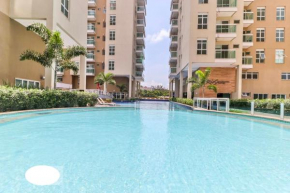 AMAZING LUXURY 2 BR condo/pool/50”TV/AC/Wifi250MBs